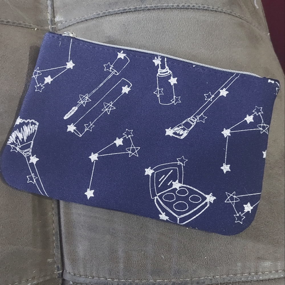Ipsy Zodiac Cosmetics Pouch - Picture 1 of 6